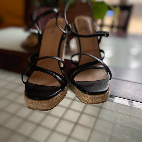 Just fab black wedges size 8.5 - Picture 2 of 4